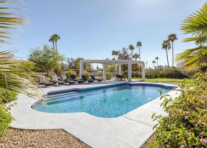 Private Acre Of Fun: Nine Hole Golf Course Pickleball Court Pool Table Heated Swimming Pool *