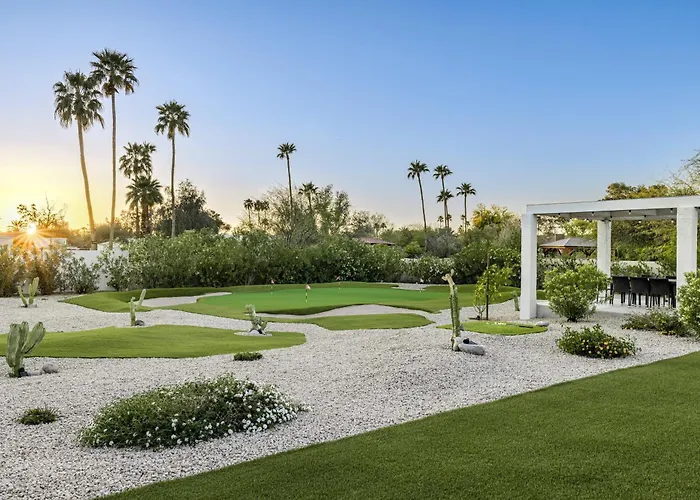 Private Acre Of Fun: Nine Hole Golf Course Pickleball Court Pool Table Heated Swimming Pool *