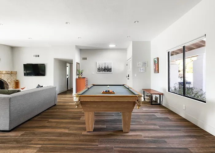 Private Acre Of Fun: Nine Hole Golf Course Pickleball Court Pool Table Heated Swimming Pool Holiday home Scottsdale