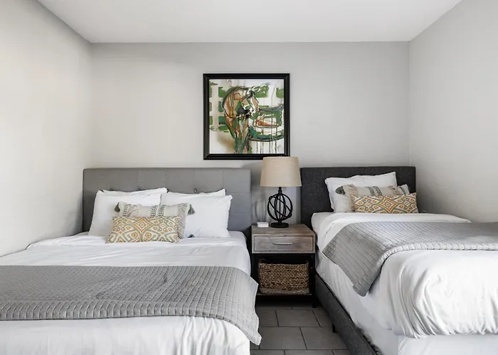 Private Acre Of Fun: Nine Hole Golf Course Pickleball Court Pool Table Heated Swimming Pool Scottsdale