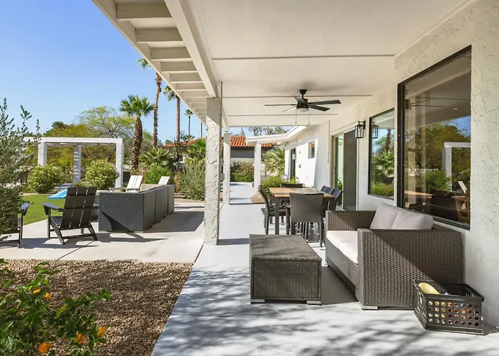 Private Acre Of Fun: Nine Hole Golf Course Pickleball Court Pool Table Heated Swimming Pool * Scottsdale