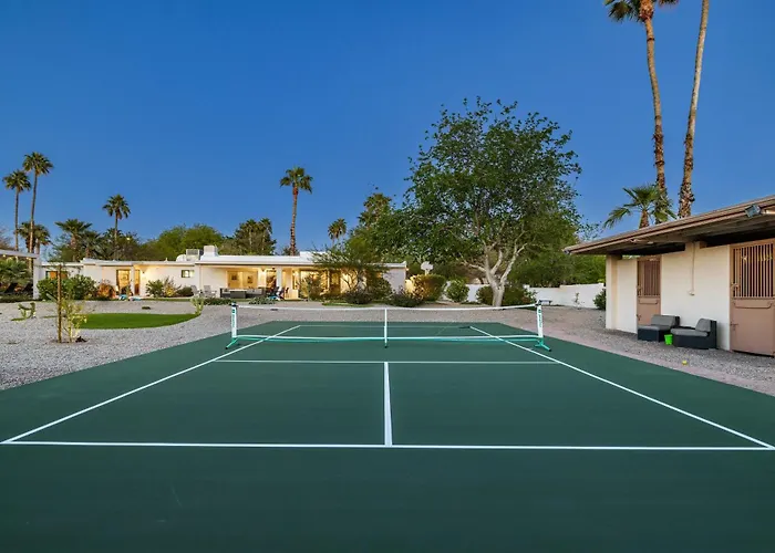 Private Acre Of Fun: Nine Hole Golf Course Pickleball Court Pool Table Heated Swimming Pool *