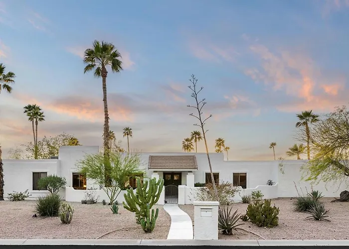 Private Acre Of Fun: Nine Hole Golf Course Pickleball Court Pool Table Heated Swimming Pool * Scottsdale