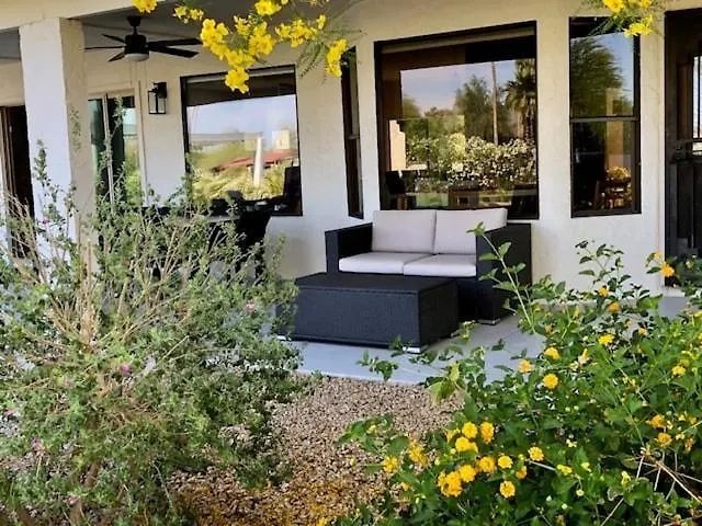 Holiday home Private Acre Of Fun: Nine Hole Golf Course Pickleball Court Pool Table Heated Swimming Pool Scottsdale