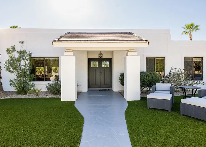 Holiday home Private Acre Of Fun: Nine Hole Golf Course Pickleball Court Pool Table Heated Swimming Pool Scottsdale