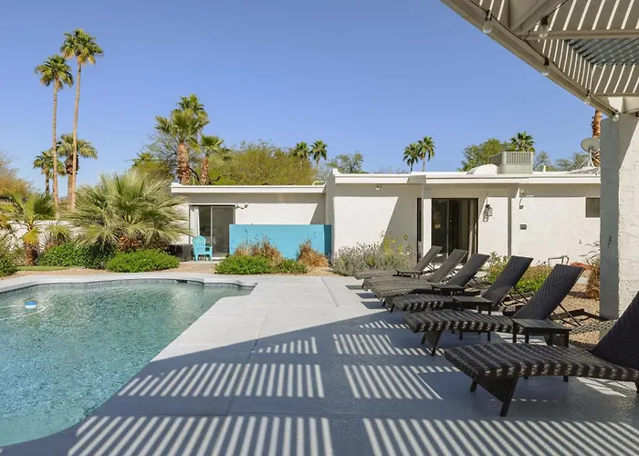 Private Acre Of Fun: Nine Hole Golf Course Pickleball Court Pool Table Heated Swimming Pool Scottsdale